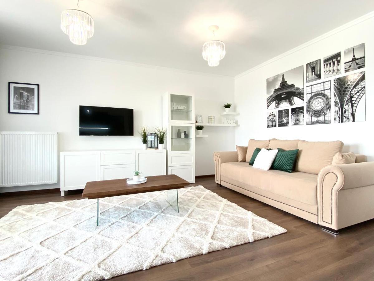 Stylish Retreat With A View In Coresi-Qualis Brasov Exterior photo